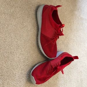 Slip on red Nike’s